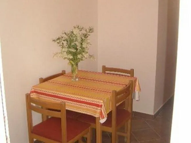 Apartment Dario - One Bedroom With Terrace And Sea View Gruda