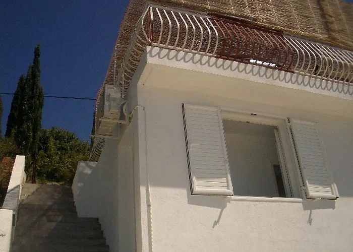 Dario - One Bedroom With Terrace And Sea View